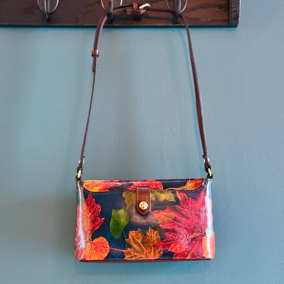 Patricia Nash Navy & Leaf Print Leather Crossbody - Like-New - So Pretty! - Picture 2 of 13